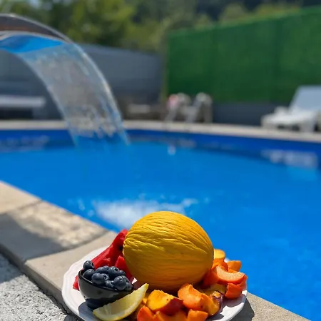 Rest House Dom wakacyjny *