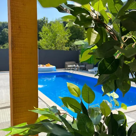 Rest House Dom wakacyjny *