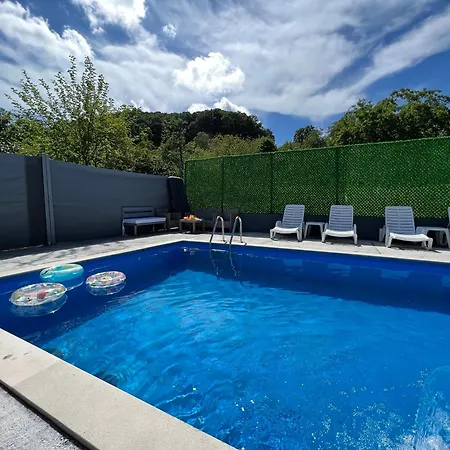 Rest House Slavinovici